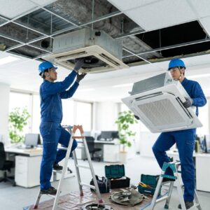 業務用エアコンの寿命は何年？交換時期と故障サイン