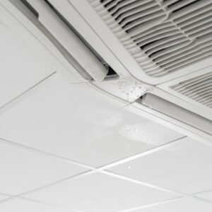 業務用エアコン（天カセ）の水漏れ原因と放置するリスク